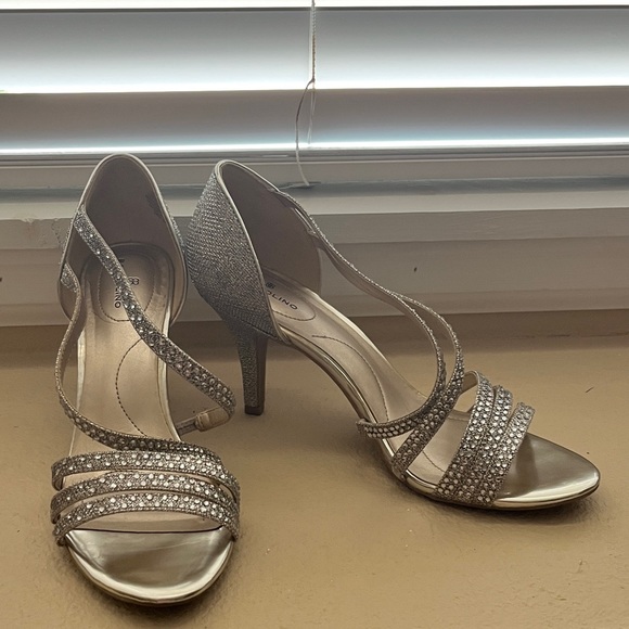 Bandolino Shoes - Bandolino Glittering Silver Strappy Heels Sz 8.5